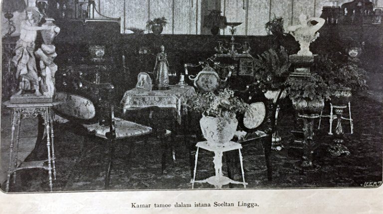 Bertandang Ke Istana Sultan Lingga di Pulau Penyengat  Tahun 1904